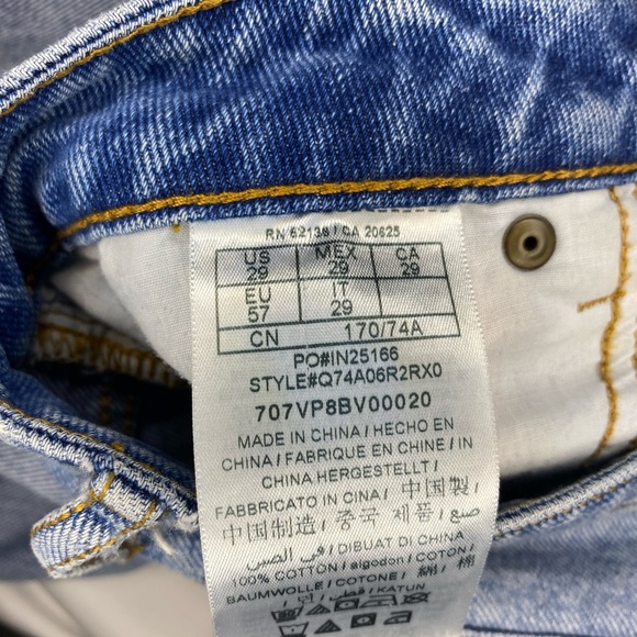 GUESS high waisted mom jeans - Picture 8 of 10